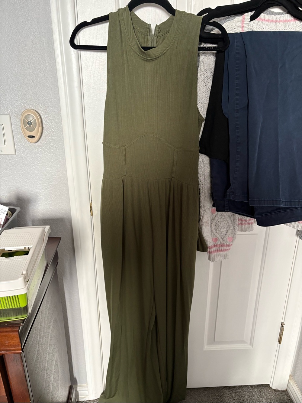 HALARA Olive Green Sleeveless Jumpsuit